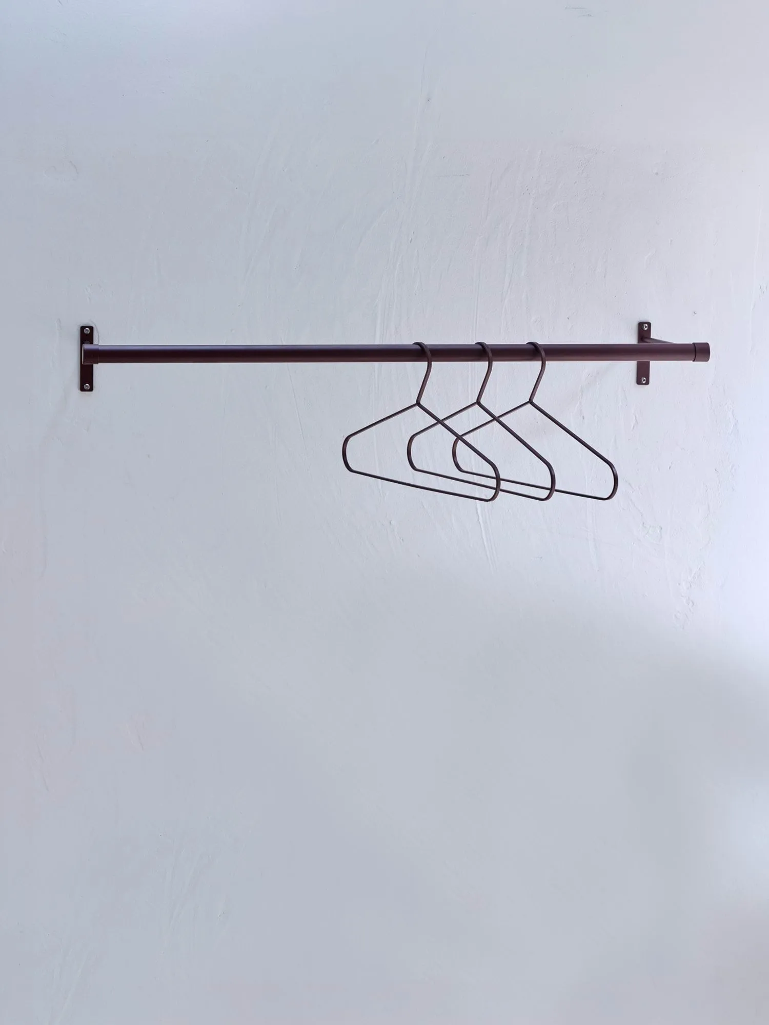 Perchero de pared Hang-it, Rojo, 27x90x10 cm Mette Ditmer