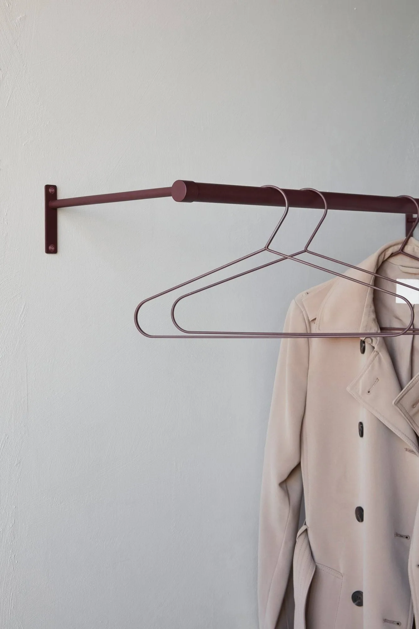 Perchero de pared Hang-it, Rojo, 27x90x10 cm Mette Ditmer