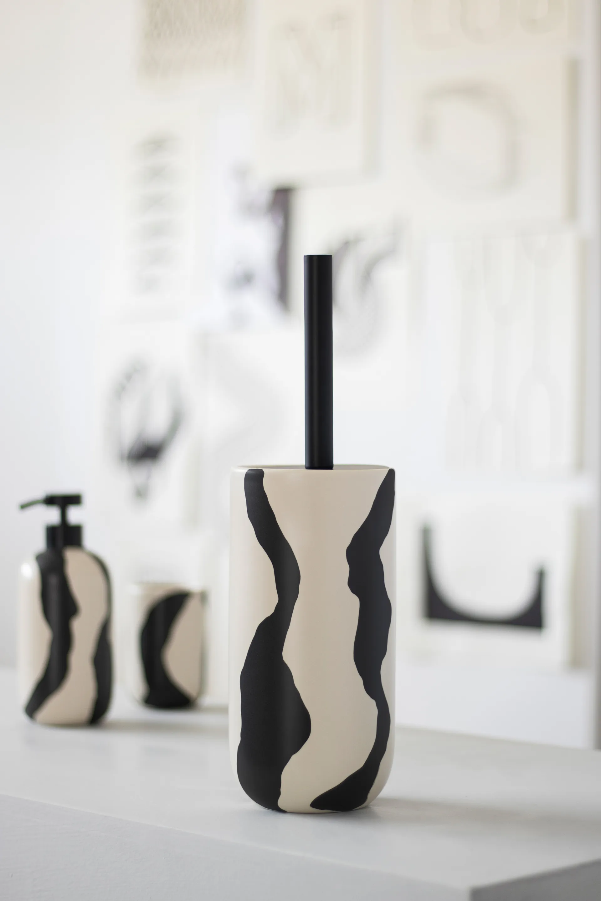 Portaescobillas baño Icon, Off-white Mette Ditmer