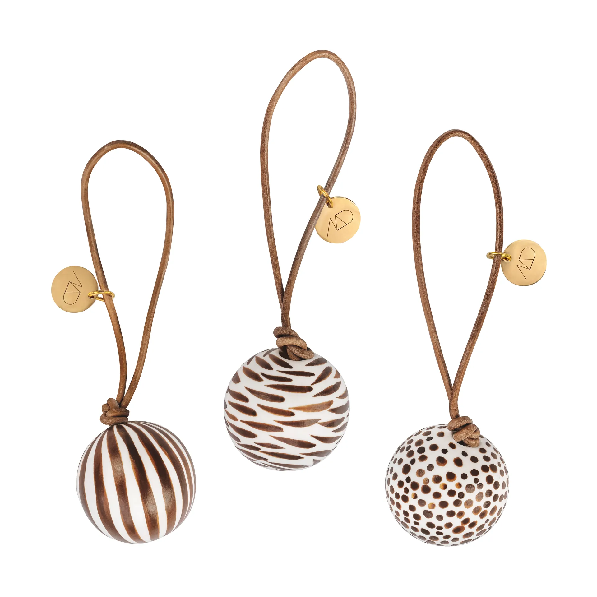 Set de 3 bolas para árbol de navidad Globe, Walnut Mette Ditmer