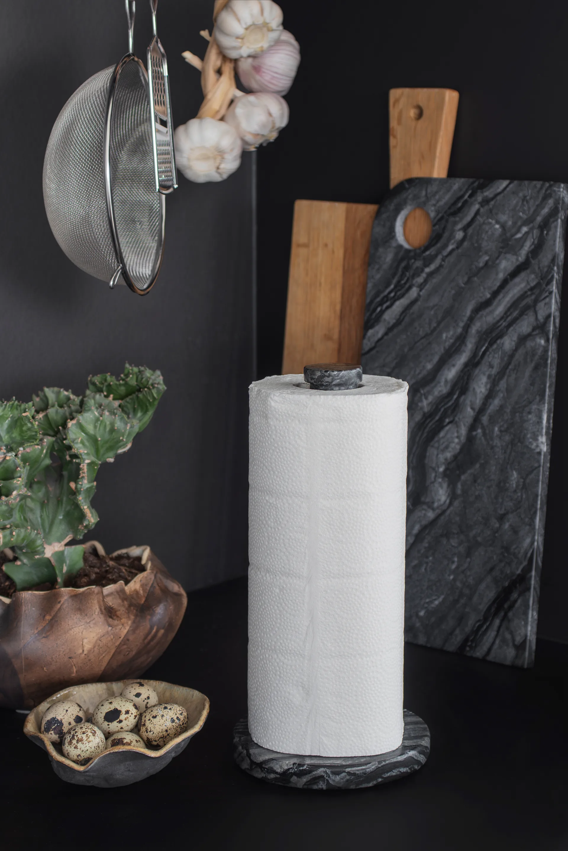 Soporte para papel de cocina Marble, Black-grey Mette Ditmer