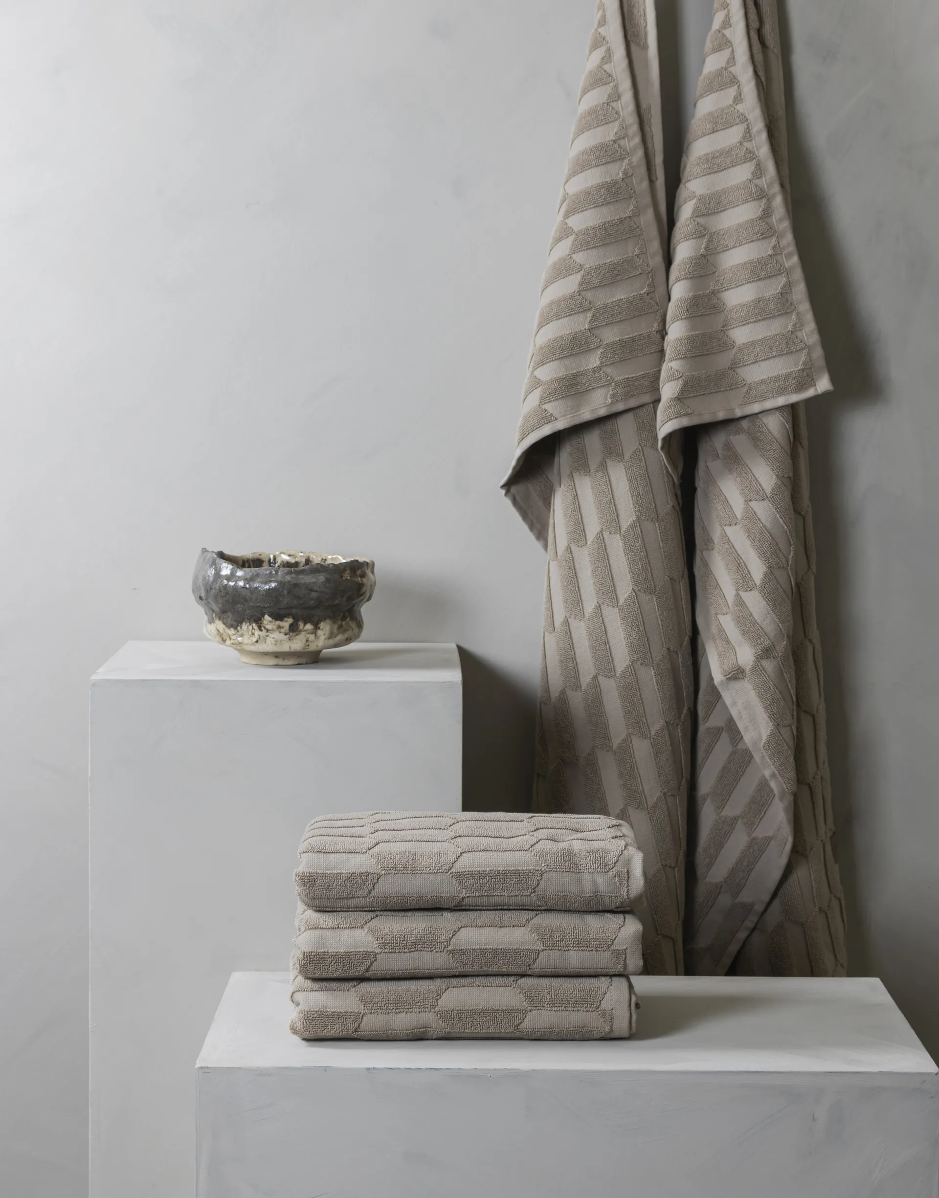 Toalla de baño Geo 70x133 cm, arena Mette Ditmer