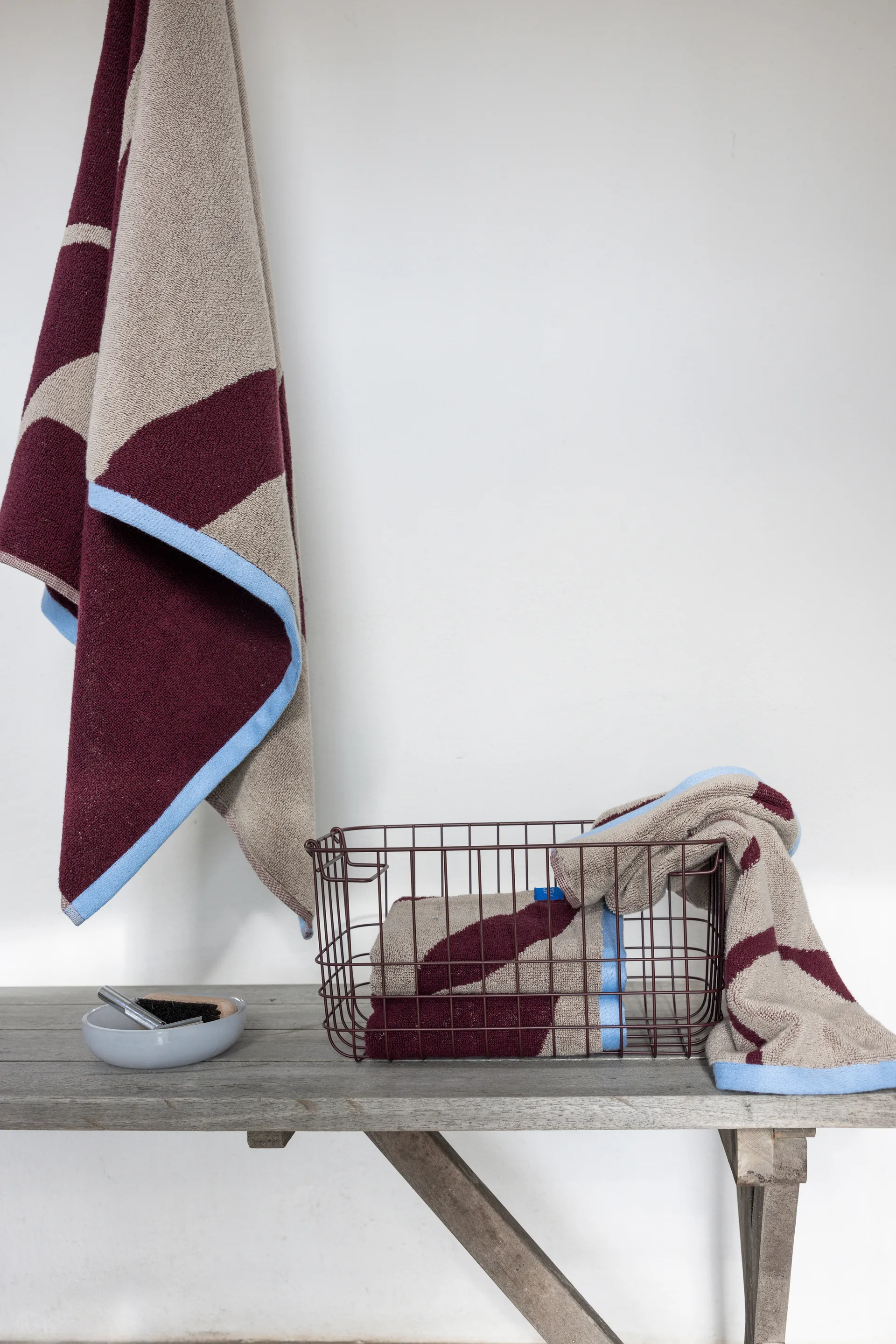 Toalla de baño Nova Arte 70x133 cm, Wine-sand Mette Ditmer