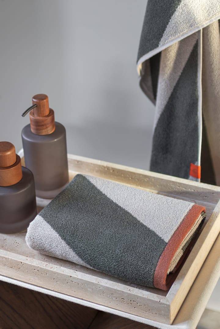 Toalla Diagonal, Dark olive, 50x90 cm Mette Ditmer
