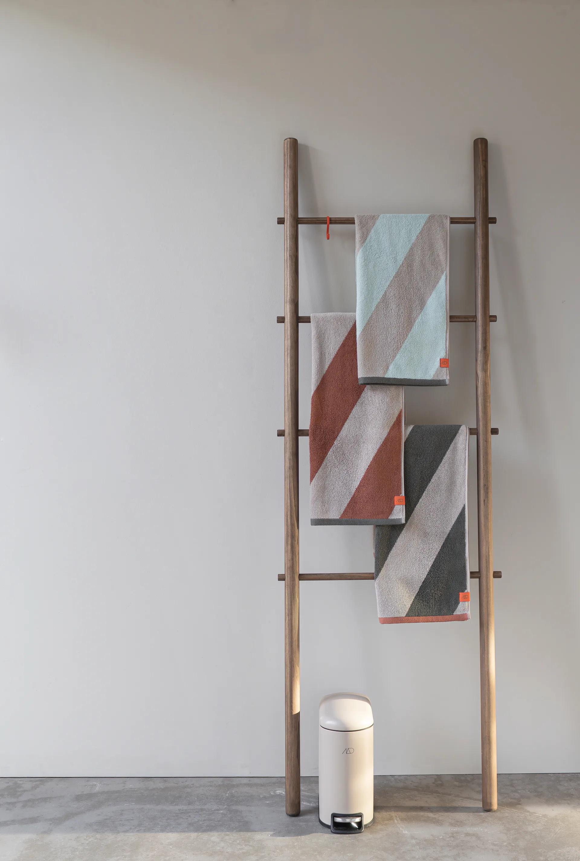 Toalla Diagonal, Dark olive, 70x133 cm Mette Ditmer