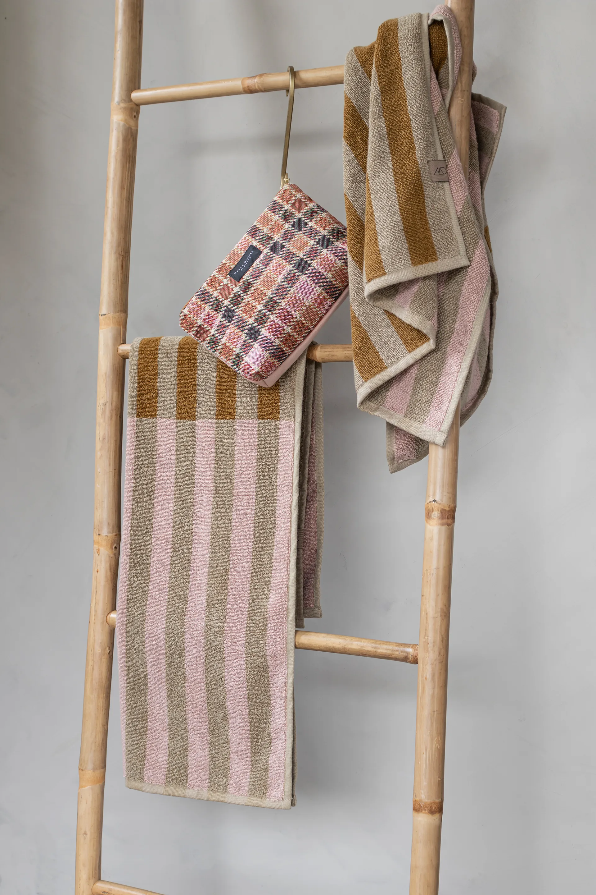 Toalla Disorder, Powder rose Mette Ditmer