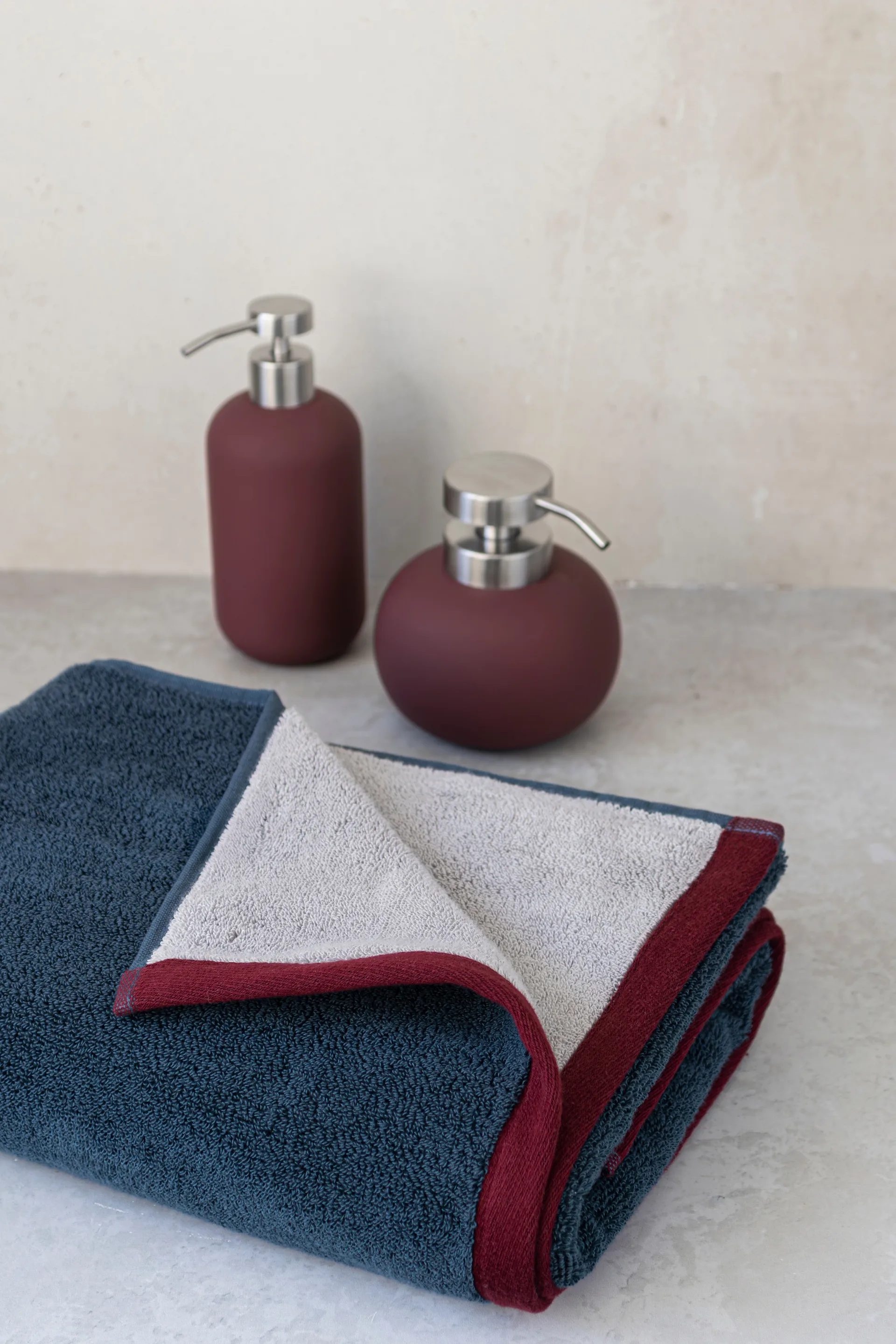 Toalla Soft 70x133 cm, Midnight blue-light grey Mette Ditmer