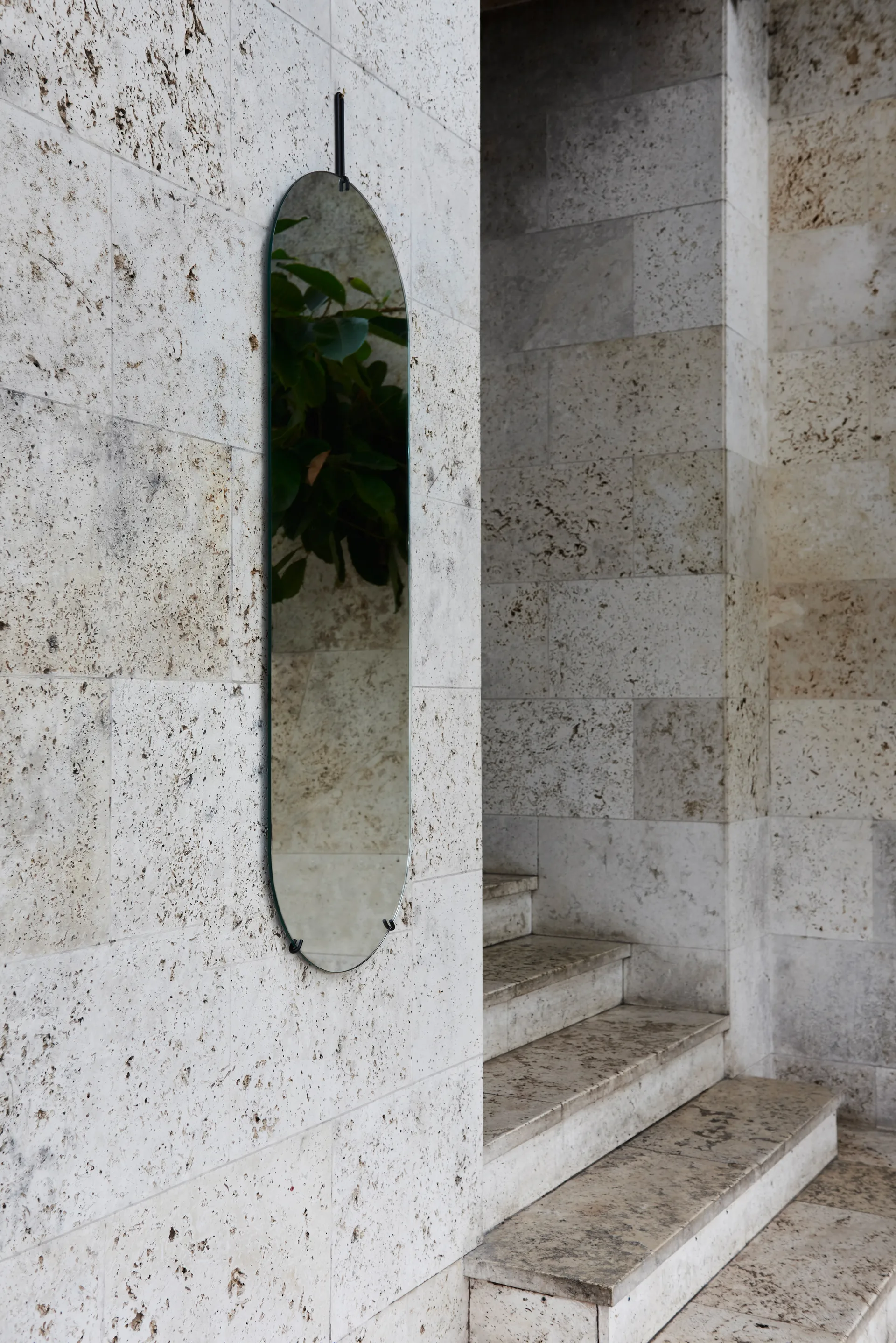 Espejo de pared 40,4x146,9 cm, Black MOEBE