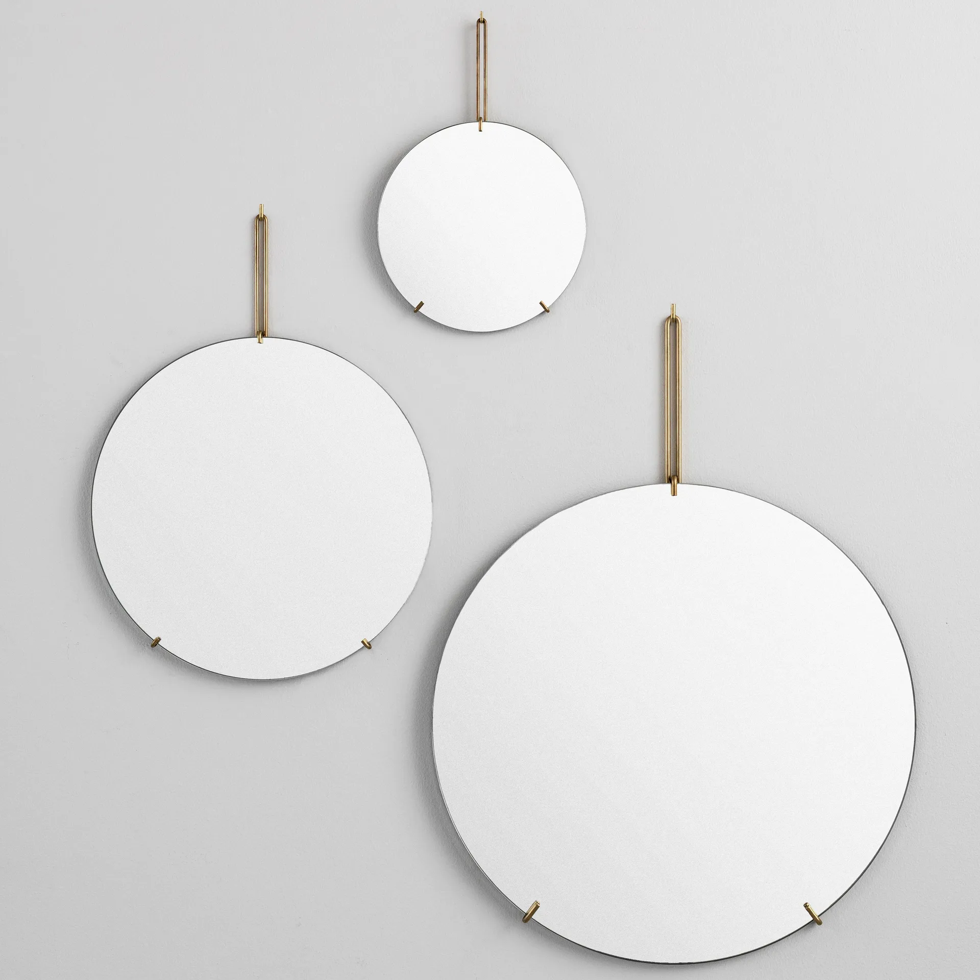 Espejo Moebe wall mirror Ø 70 cm, Latón MOEBE