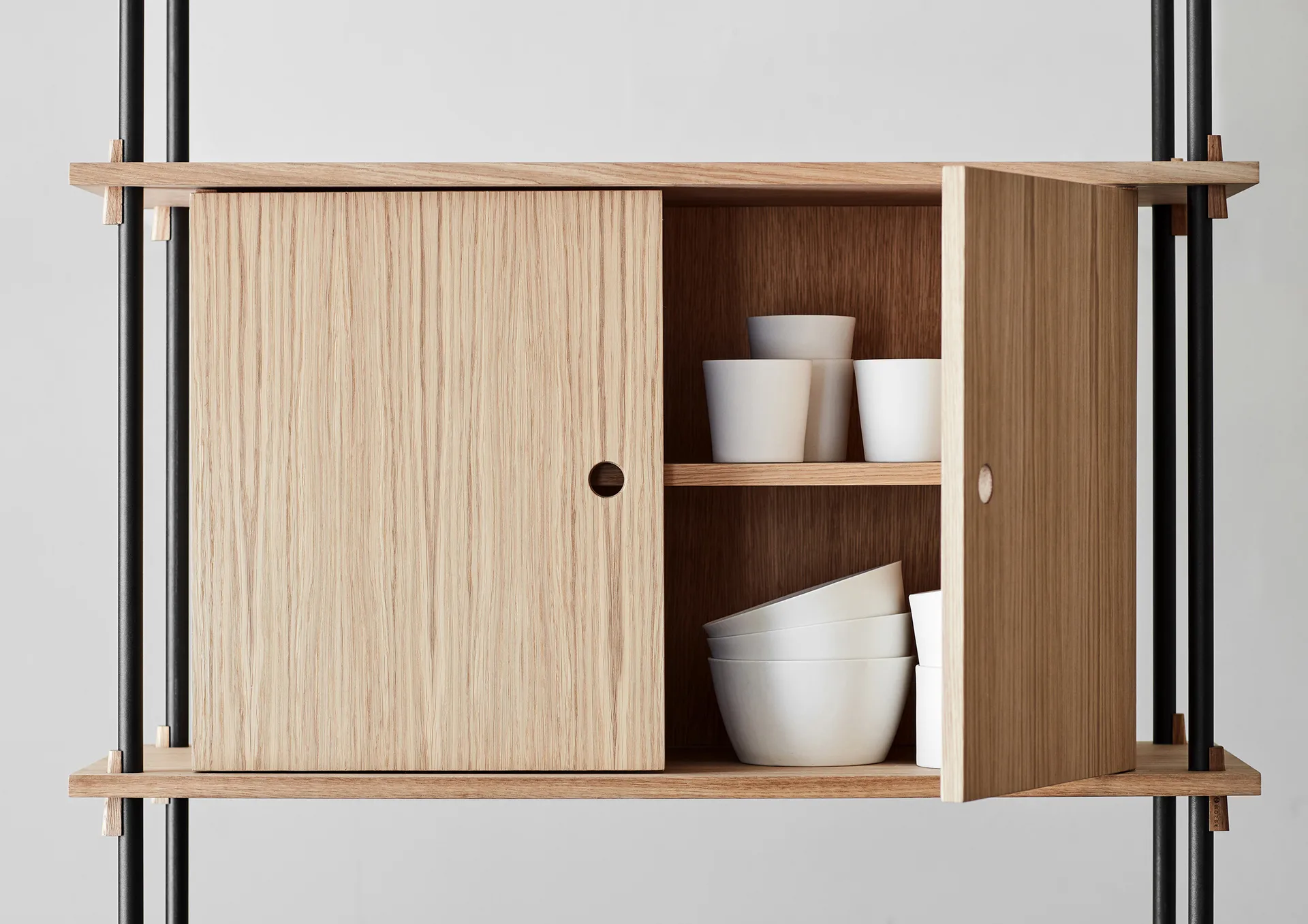 Estantería con armario Shelving System, Roble-black, 163×200×35 cm, S.200.2.C MOEBE