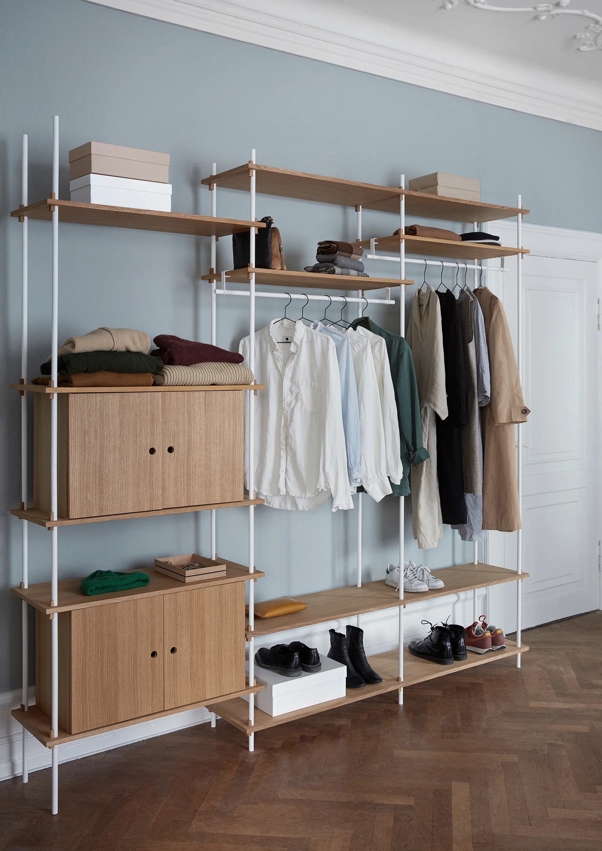 Estantería con armario Shelving System, Roble-warm grey, 163×85×35 cm, S.85.2.C MOEBE