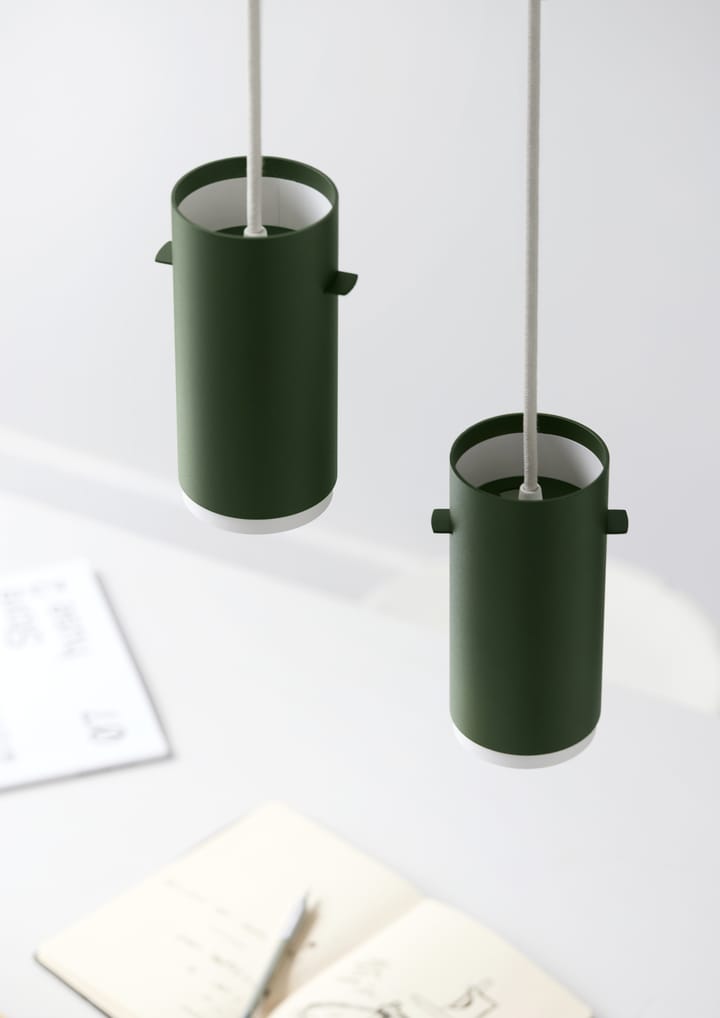 Lámpara colgante Moebe Tube small Ø8 cm, Pine green MOEBE