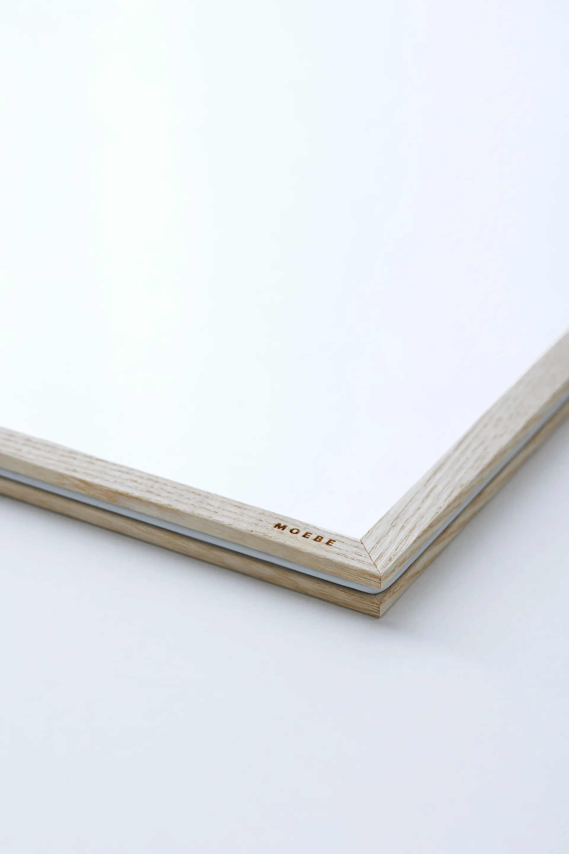 Marco de fresno Moebe A2 44,8x61,5 cm, Transparent, Wood, Black MOEBE
