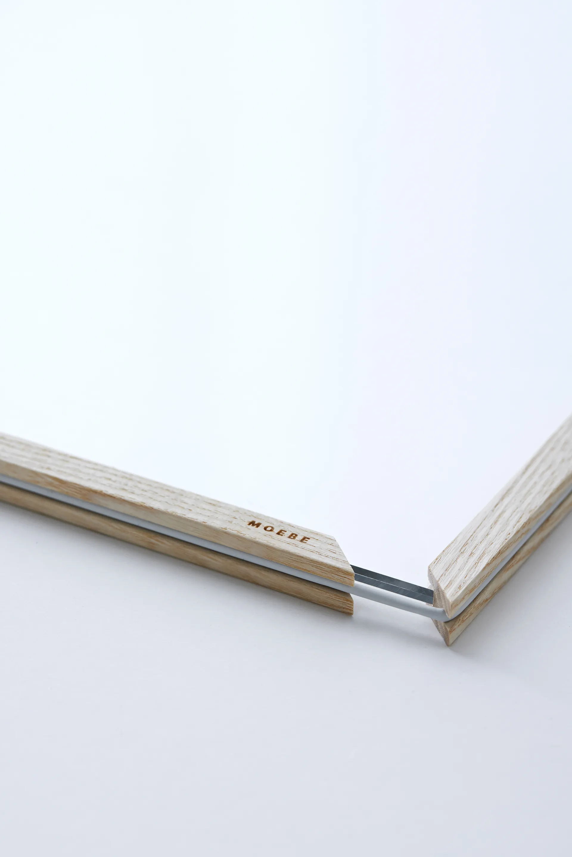 Marco de fresno Moebe A2 44,8x61,5 cm, Transparent, Wood, Black MOEBE