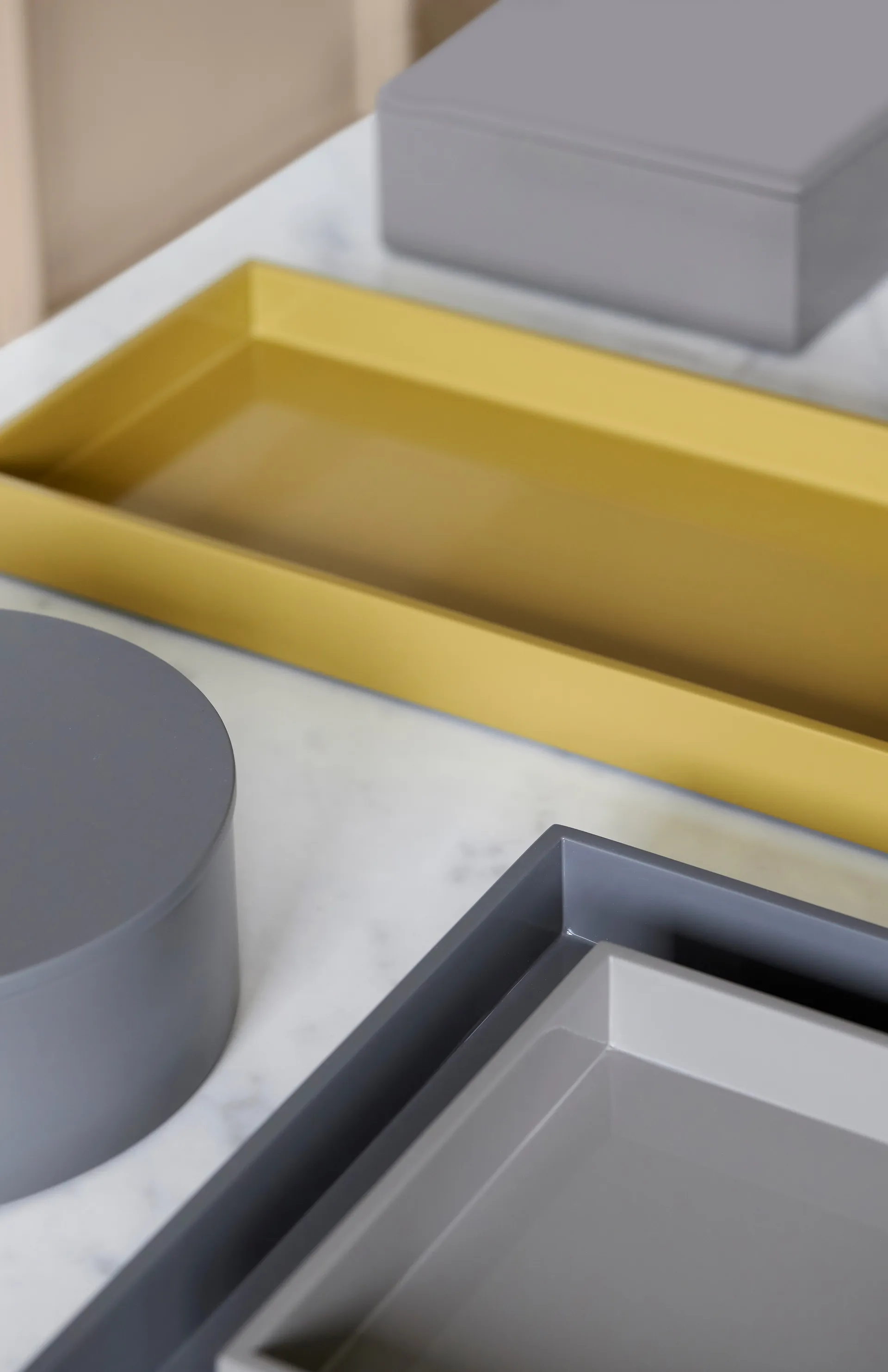 Bandeja de servicio lacada Lux 40x40x4 cm, Dark grey Mojoo