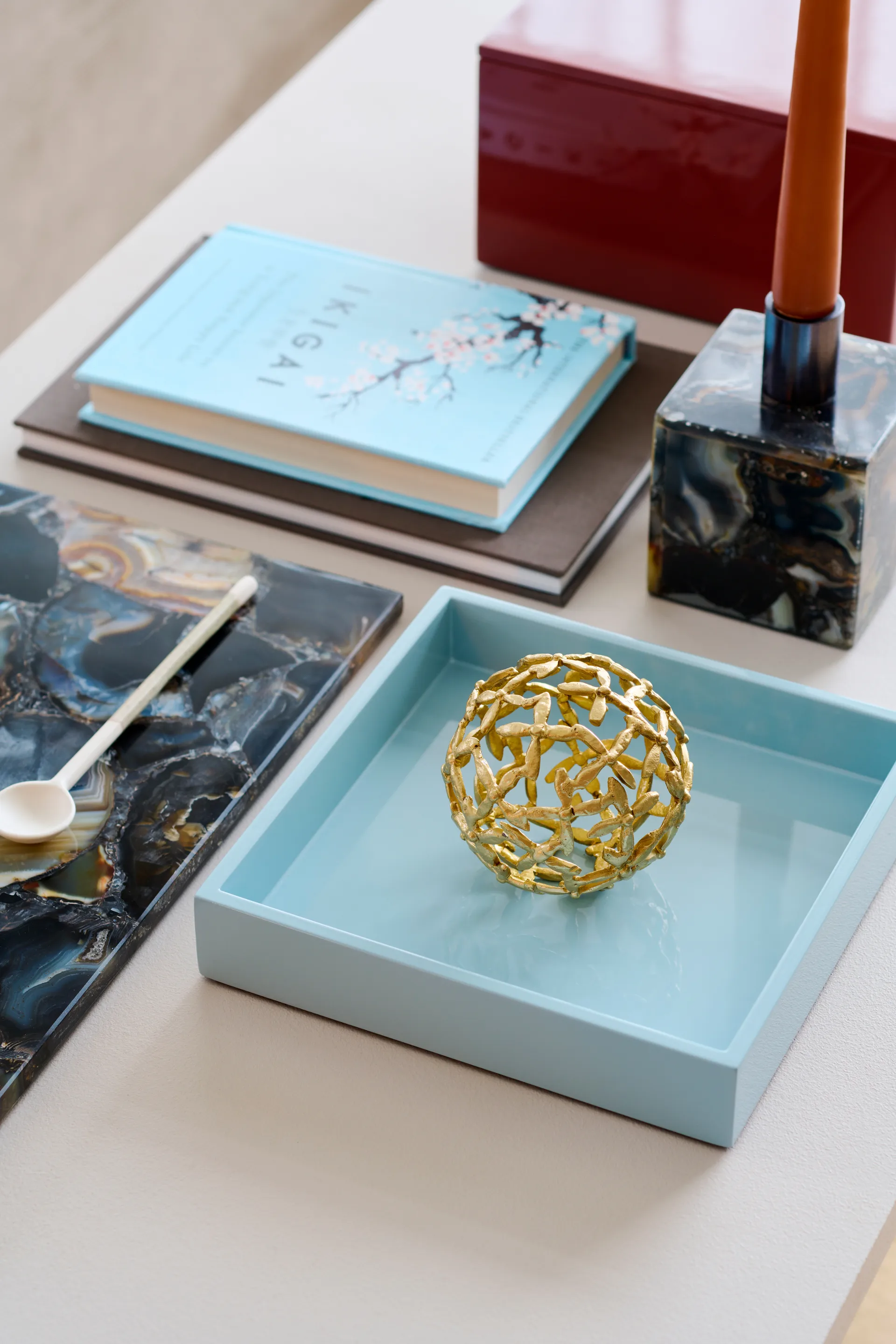 Bandeja decorativa lacada Lux 19x19x3,5 cm, Powder blue Mojoo