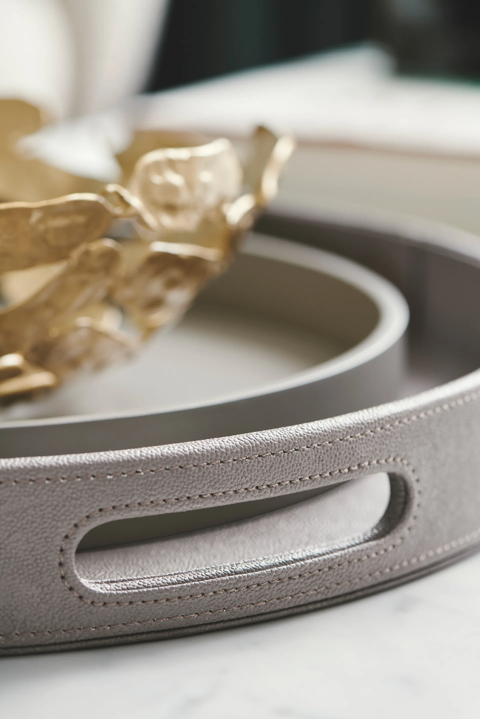 Bandeja decorativa lacada Matt Ø30x4 cm, Fawn Mojoo