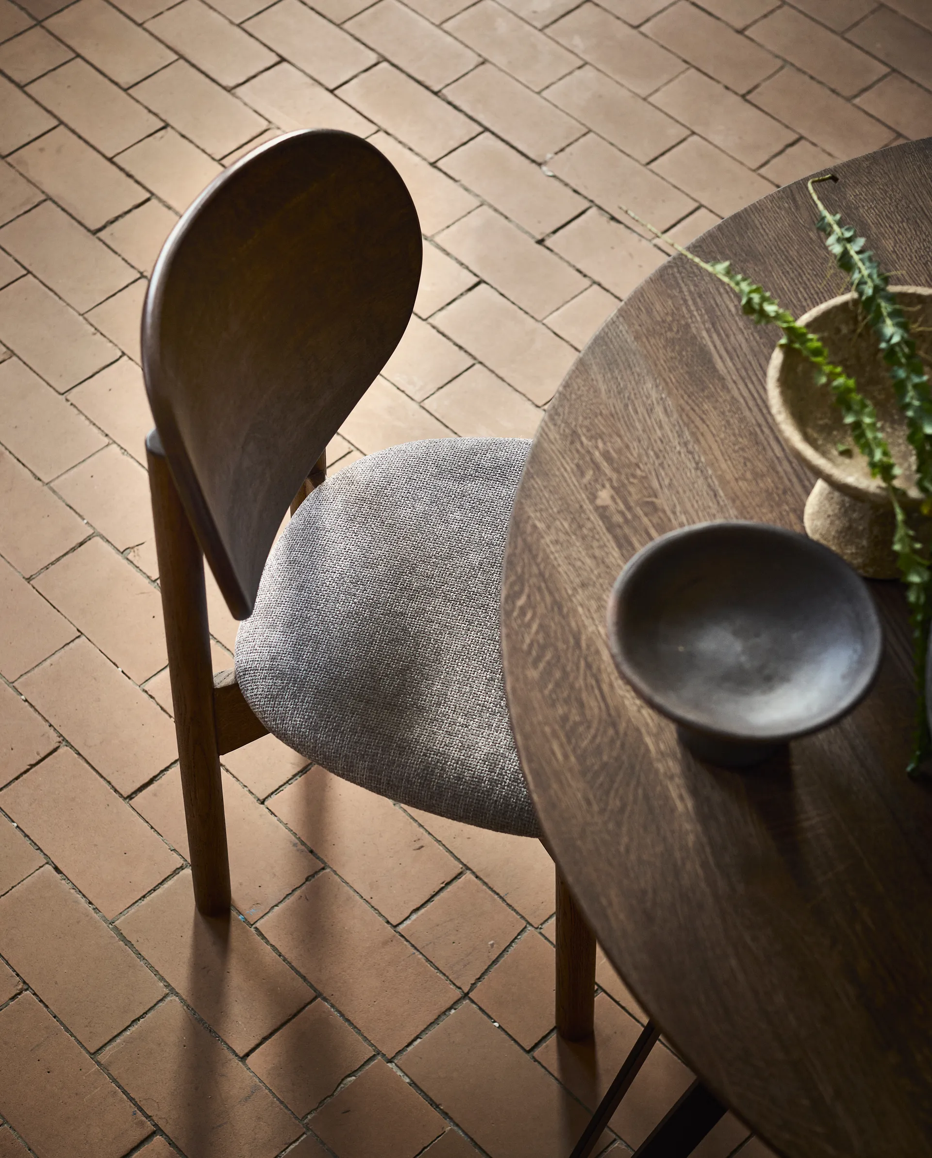 Silla Oka, Roble aceitado oscuro, grey MUUBS