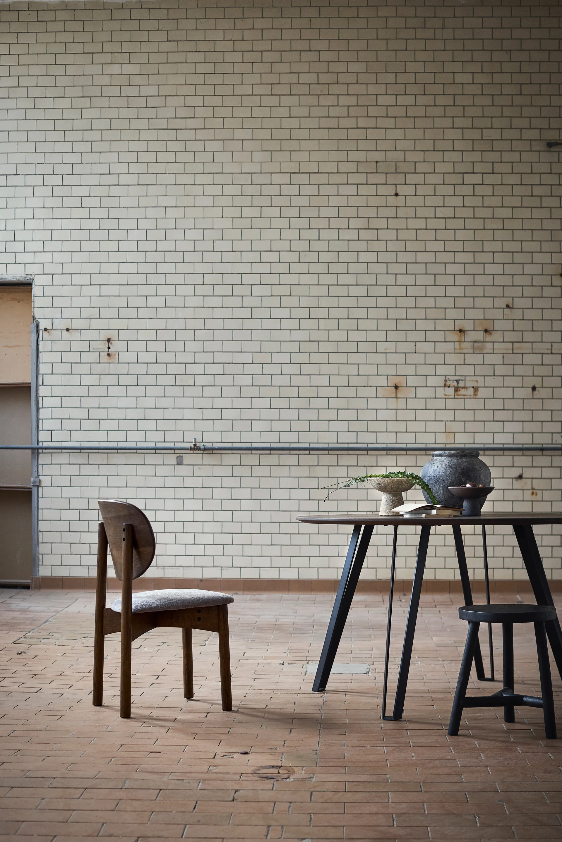 Silla Oka, Roble aceitado oscuro, grey MUUBS