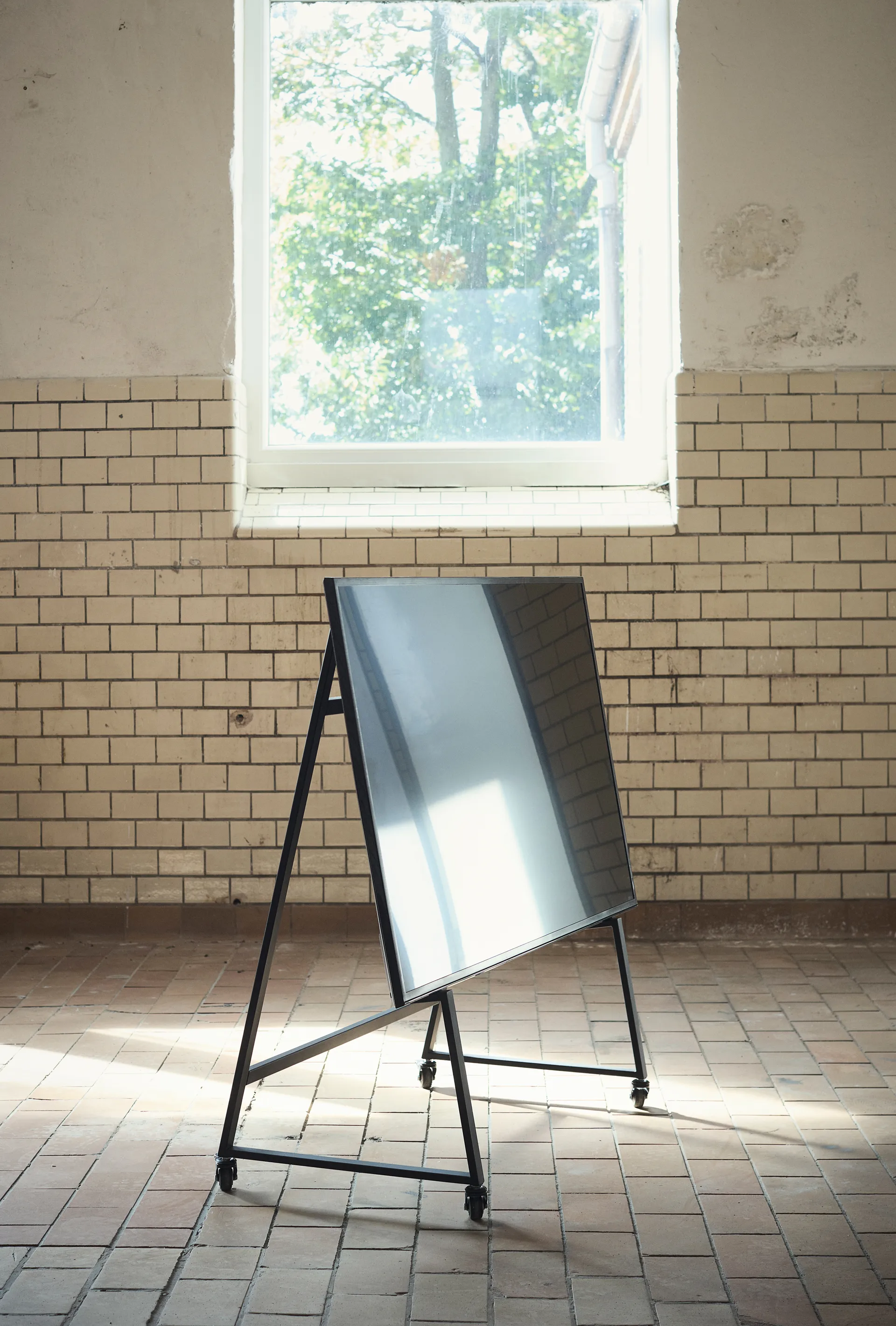 Soporte de TV Tenji, Black MUUBS