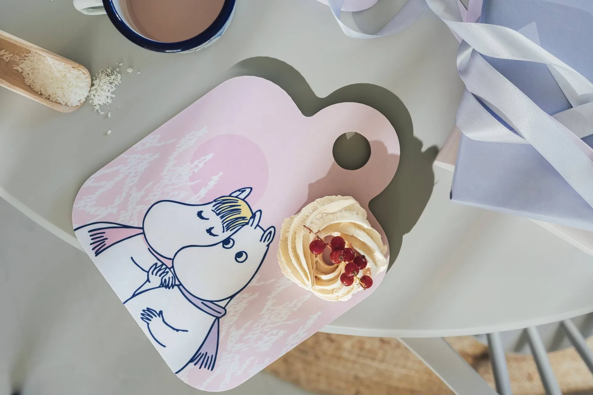 Bandeja Mumin Chop & Serve Frosty Day, 20x25 cm Muurla