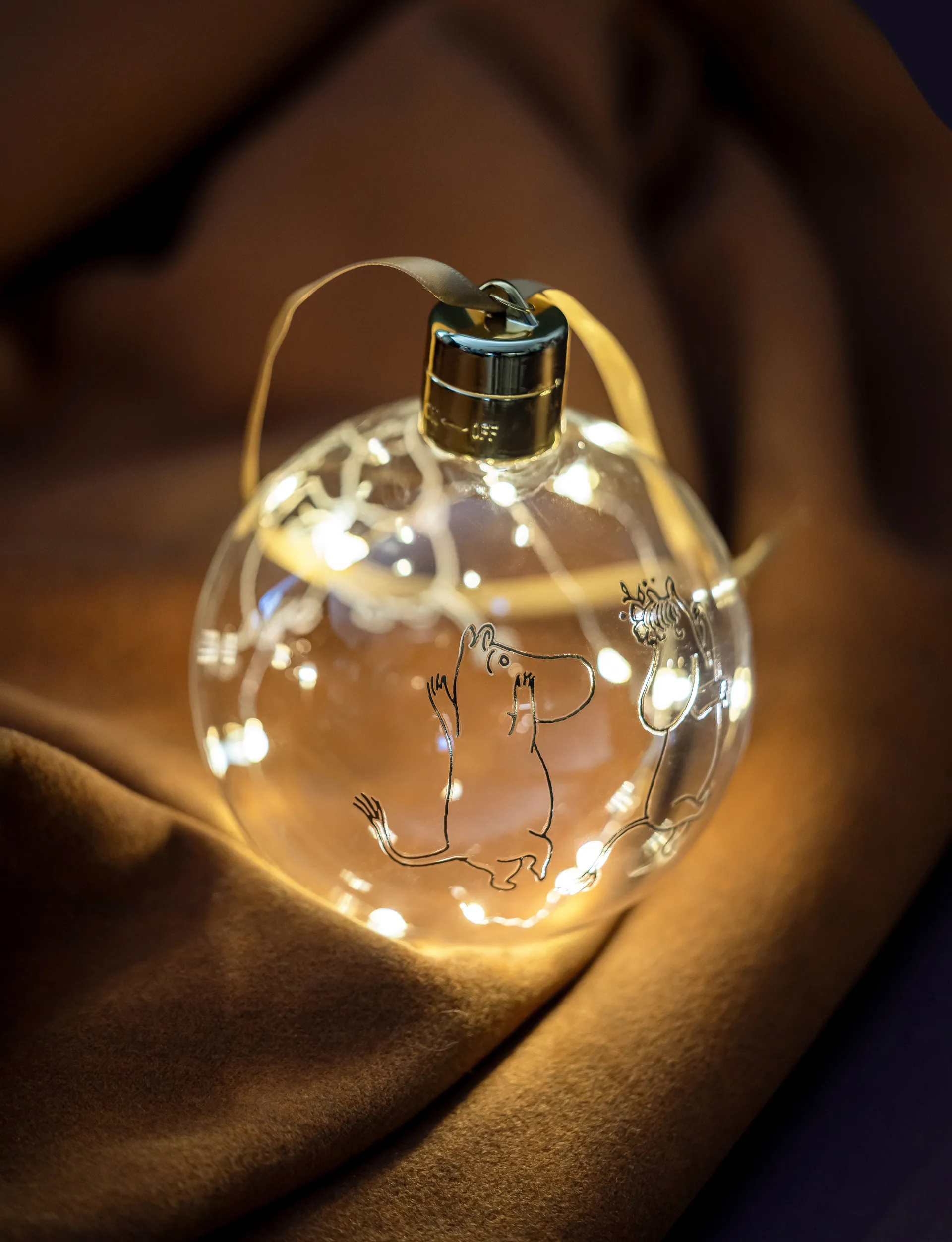 Bola de navidad Moomin 80 con luz LED Ø11 cm, Transparente Muurla
