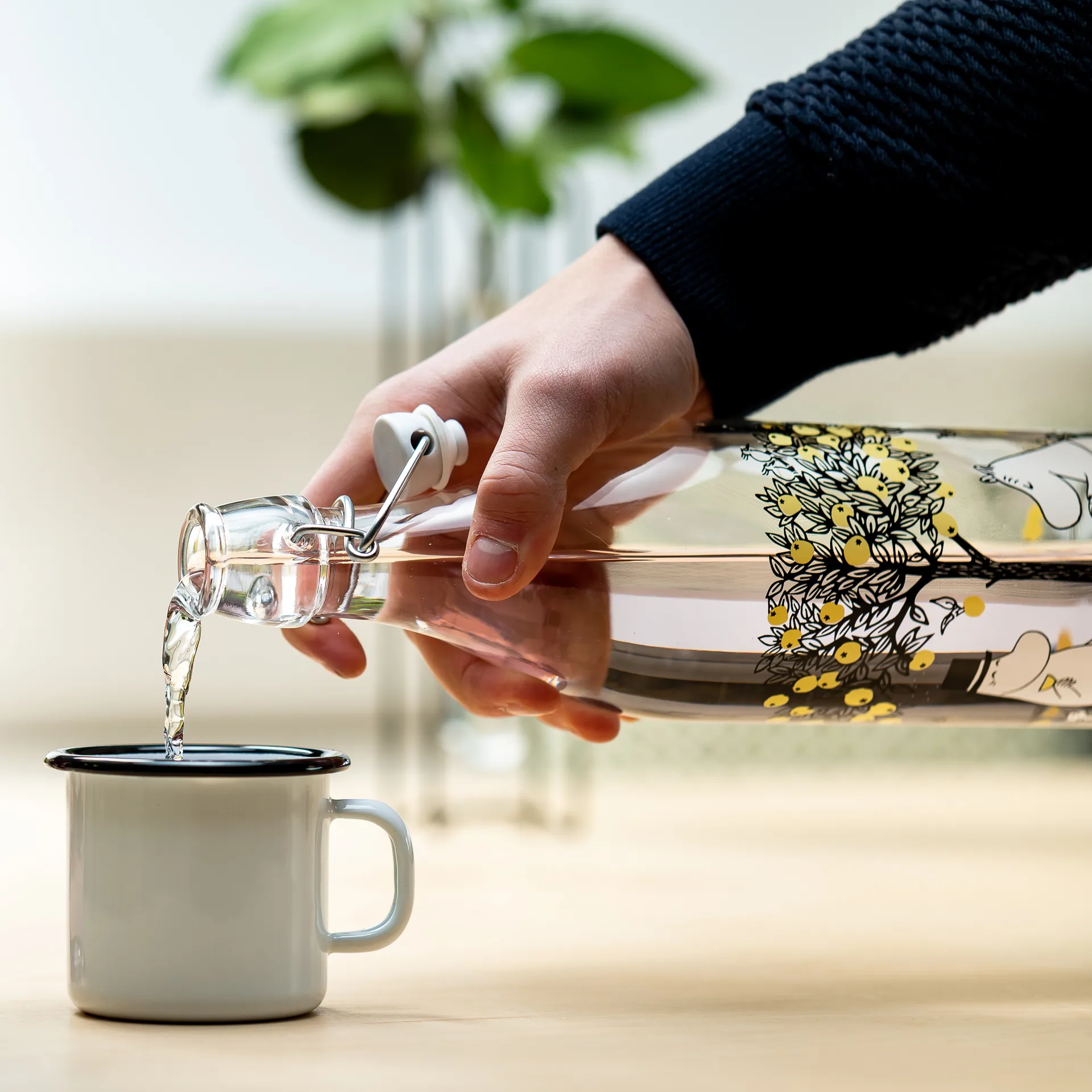 Botella de vidrio Mumin1 L, Apples Muurla