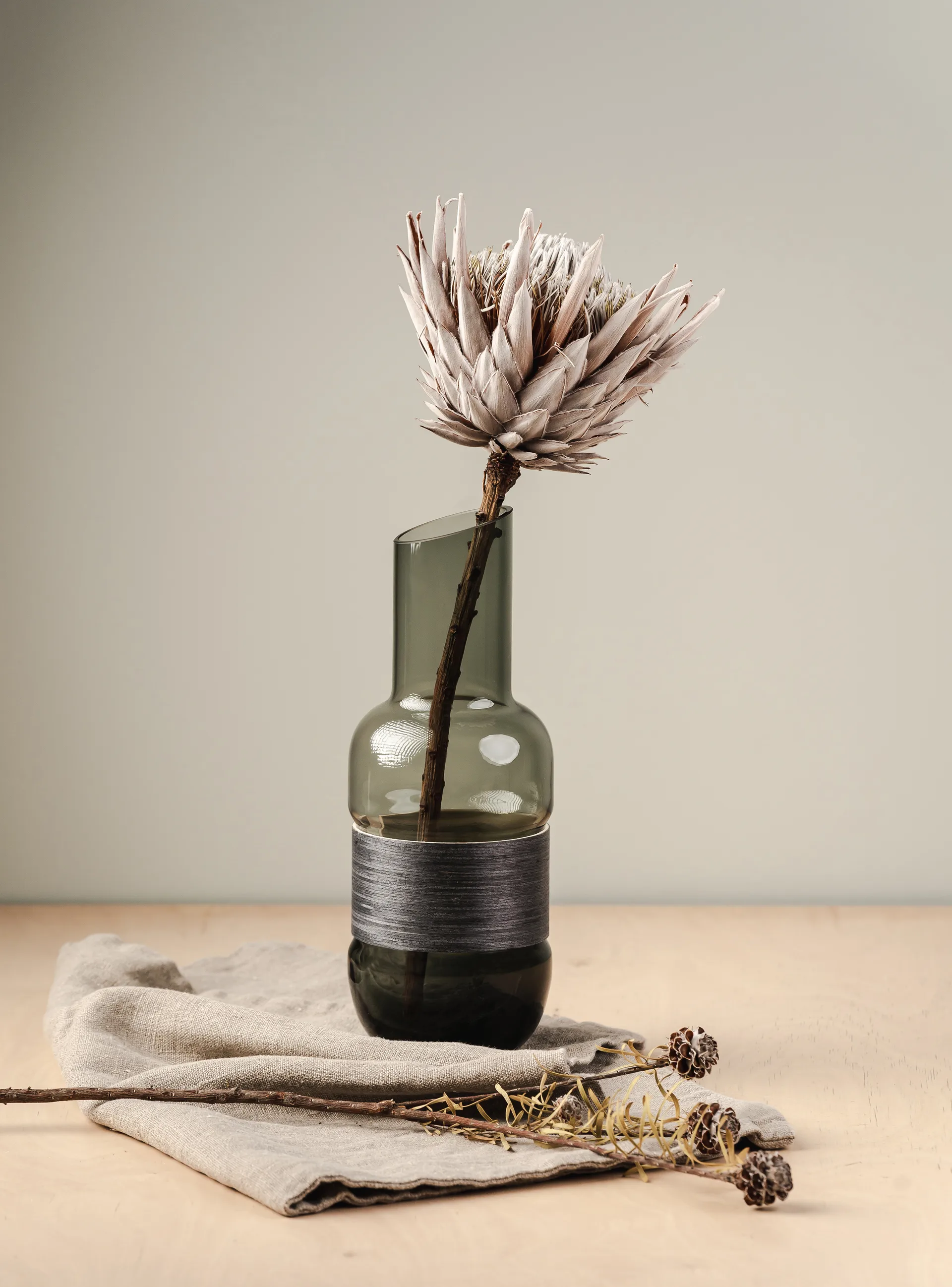 Jarra Veneer 1 L, gris-negro carbón Muurla