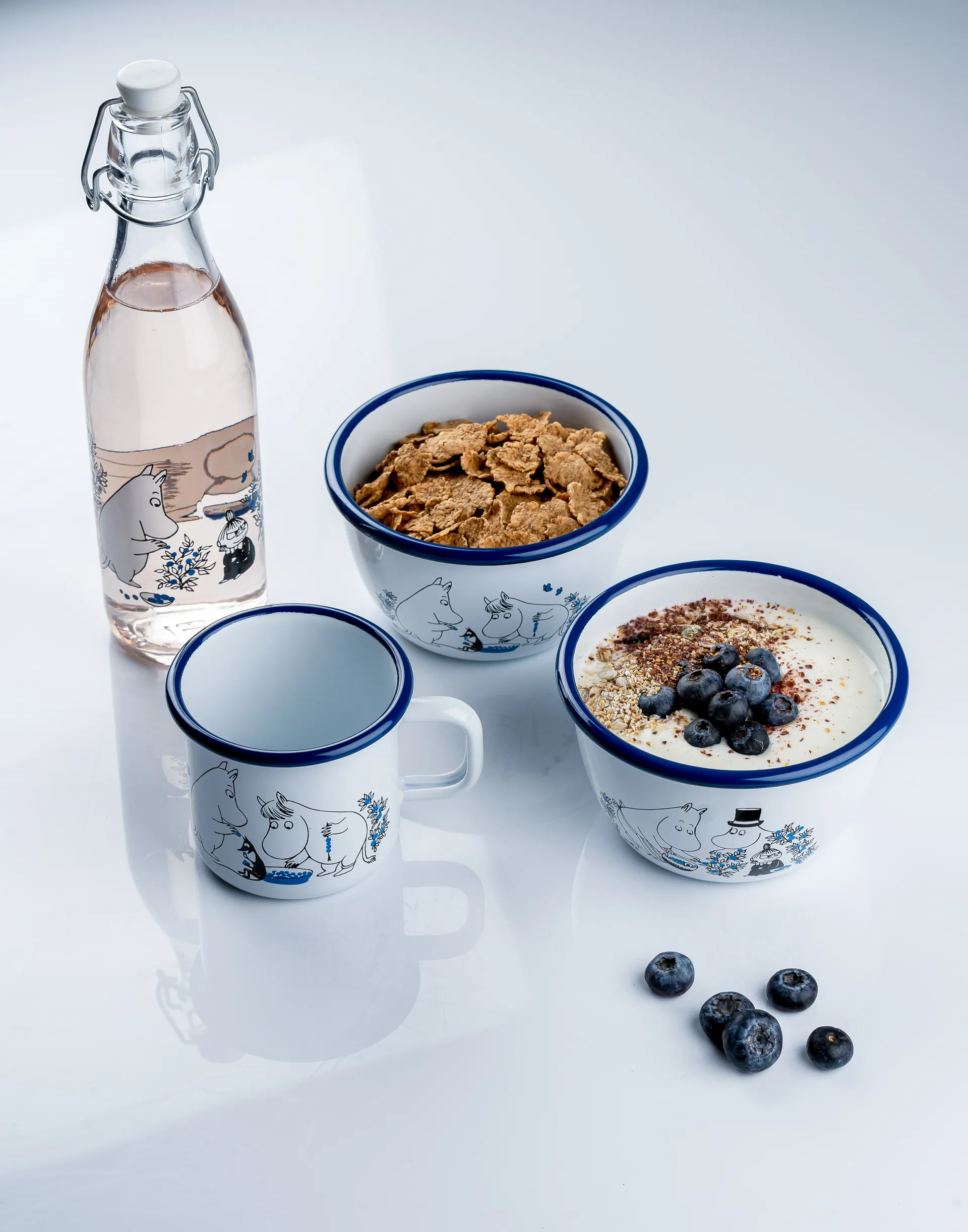 Taza esmaltada Blueberries 37 cl, blanco Muurla