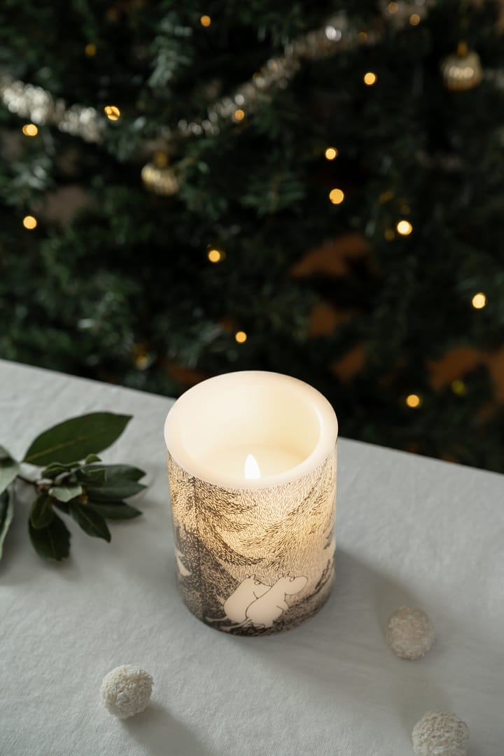 Vela gruesa LED Moomin 12,5 cm, Under the trees Muurla