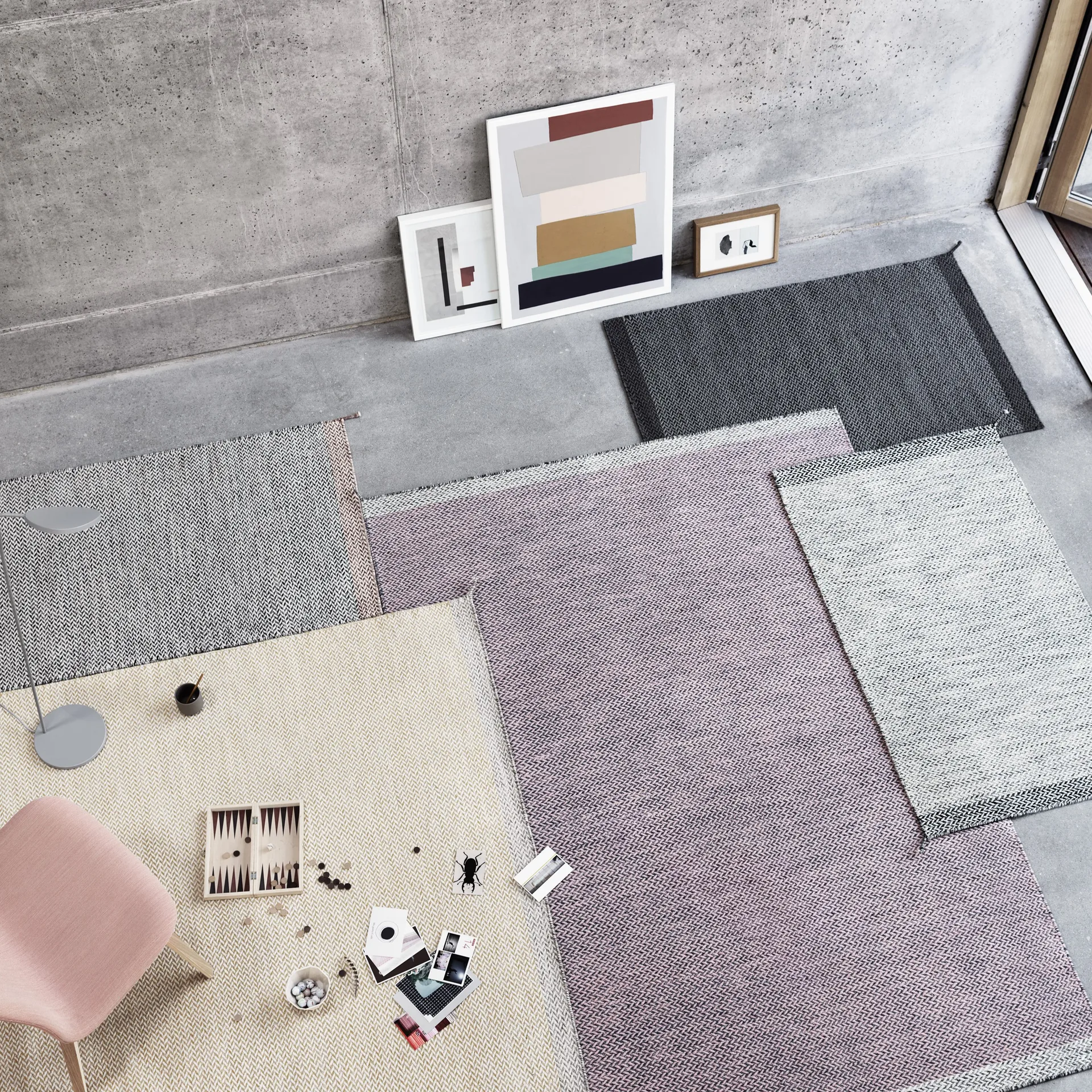 Alfombra de lana Ply 85x140 cm, negro-blanco Muuto