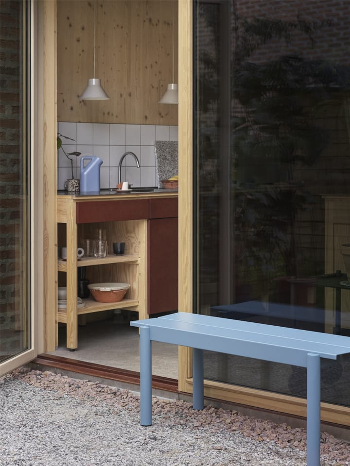 Banco de acero Linear steel bench 110 cm, Pale blue Muuto