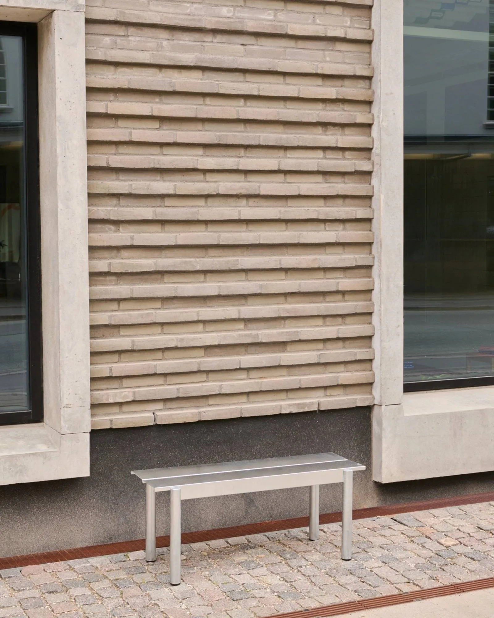 Banco de acero Linear steel bench 170 cm, Warm galvanized steel Muuto