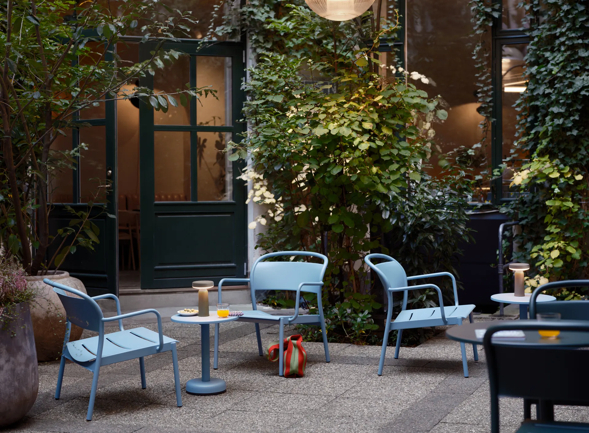 Butaca lounge Linear Steel , Azul pálido Muuto