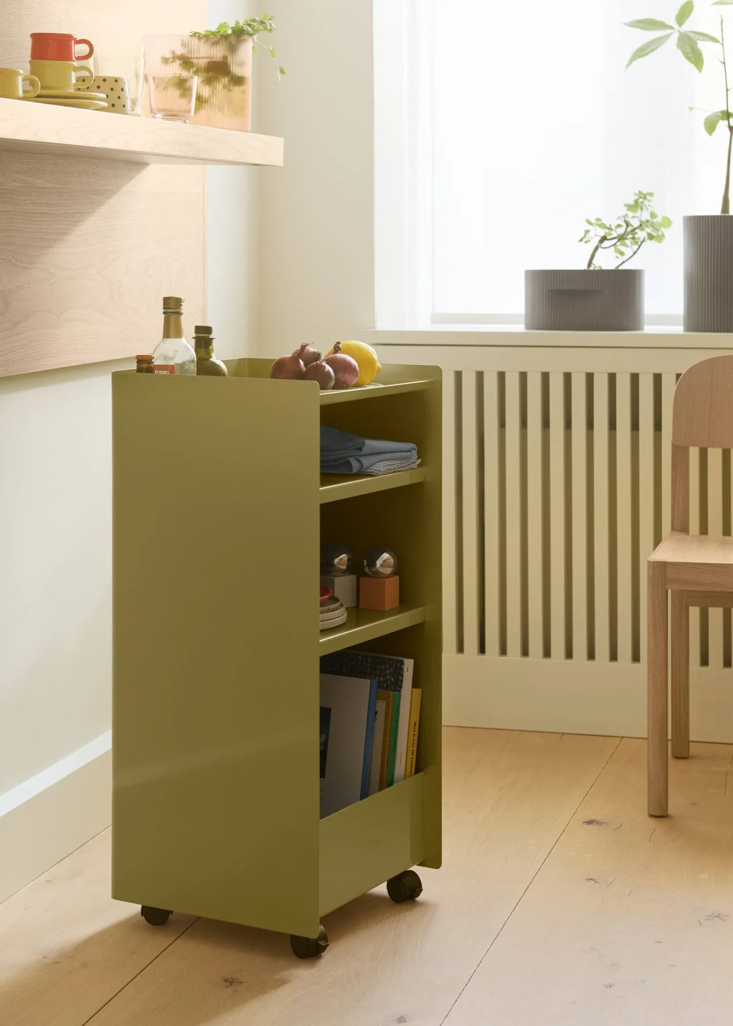Carrito auxiliar Folded Trolley abierto, Verde beige oscuro, 37,4x38,7x37,2 cm Muuto