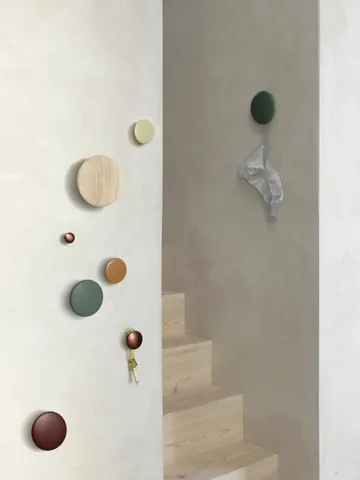 Colgador de pared The Dots - mediano, roble - Muuto
