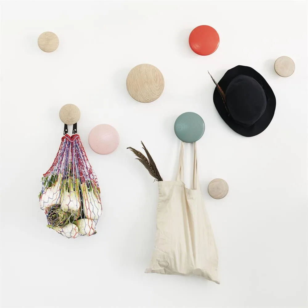 Colgador de pared The Dots, pequeño, roble Muuto