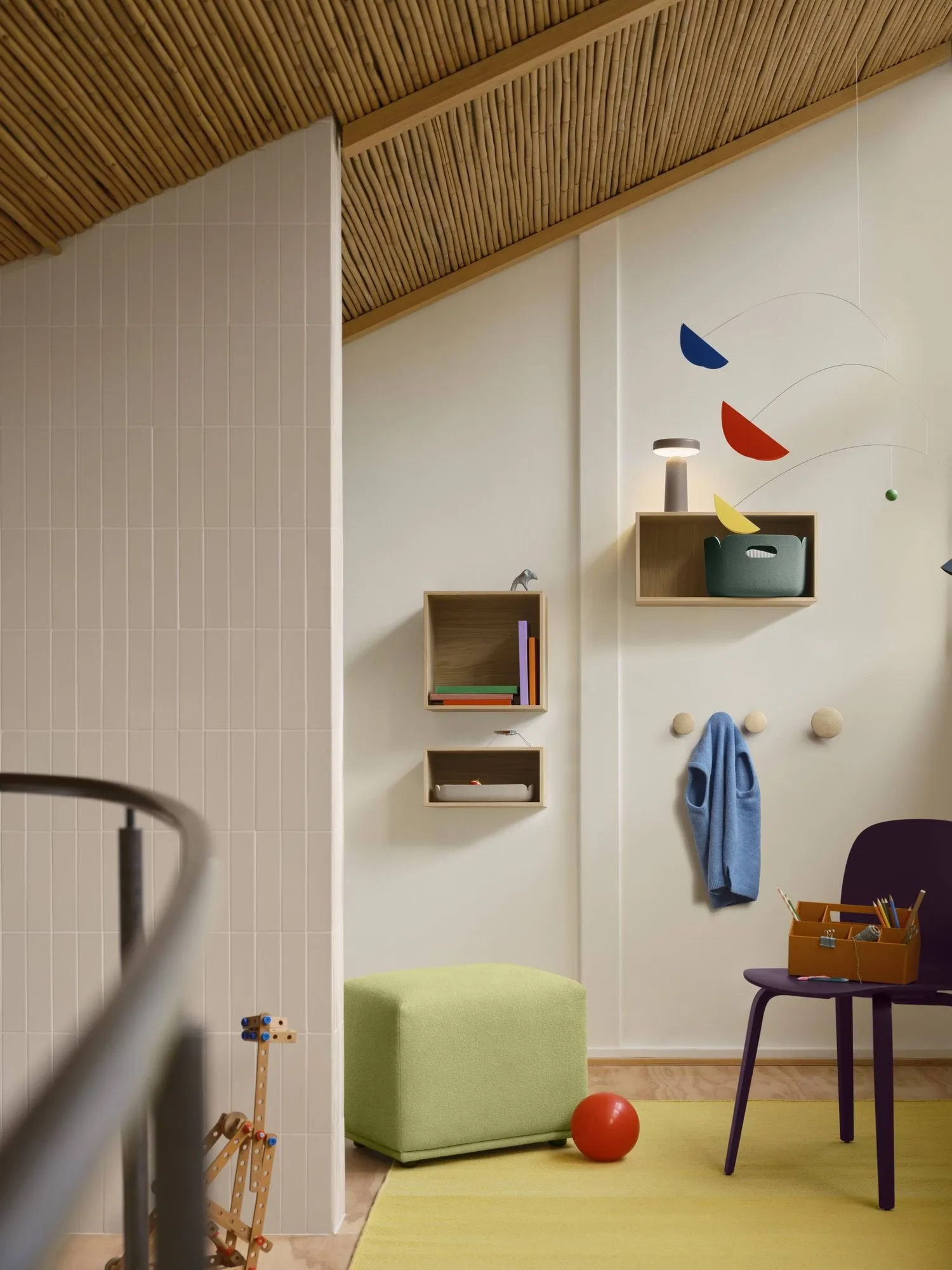 Dots Wood perchero, Amarillo-beige, Ø6,5 cm Muuto