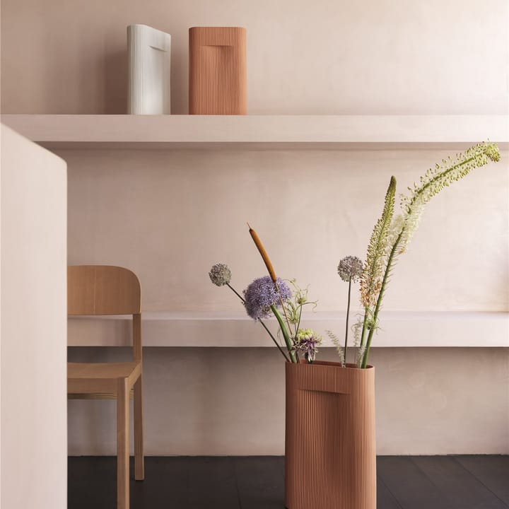 Jarrón Ridge 35 cm, Off white Muuto