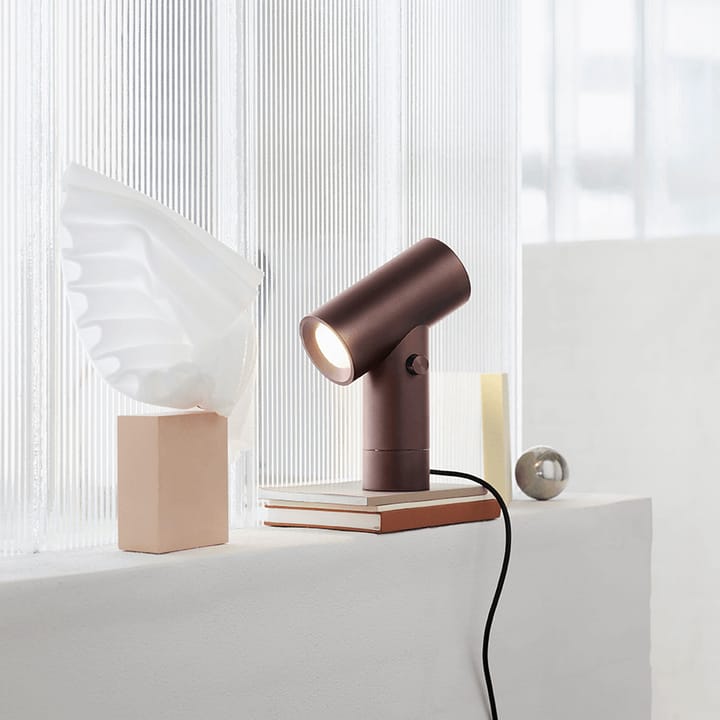 Lámpara de mesa Beam, marrón Muuto