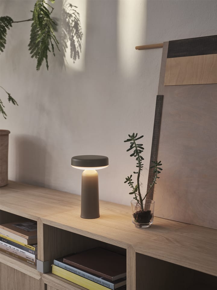 Lámpara de mesa portátil Ease 21,5 cm, Taupe Muuto