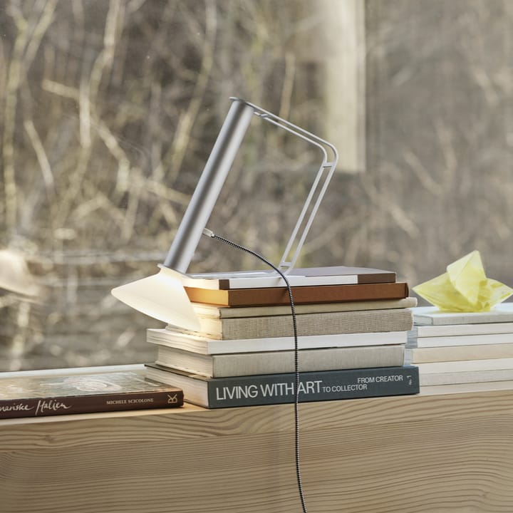 Lámpara de mesa portátil Piton, Aluminio Muuto