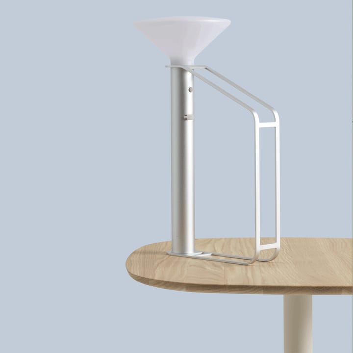 Lámpara de mesa portátil Piton, Aluminio Muuto