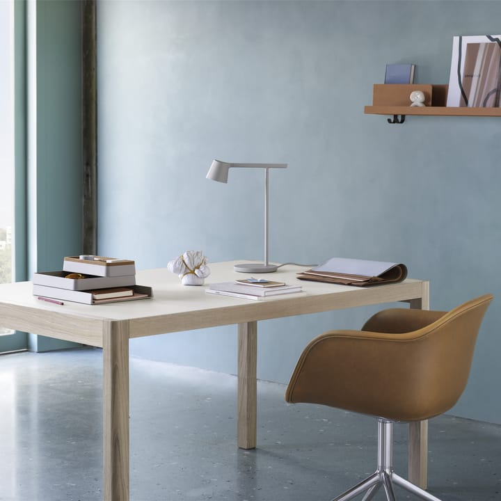 Lámpara de mesa Tip, gris Muuto