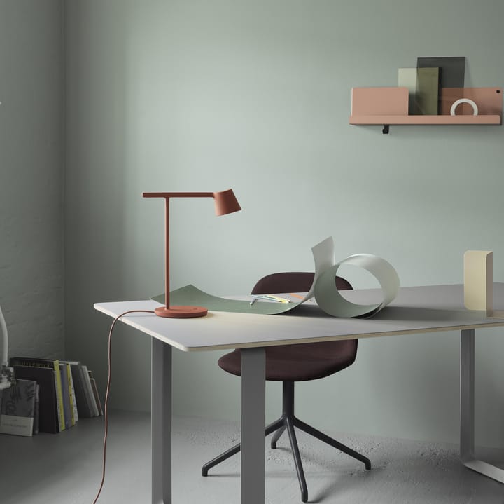 Lámpara de mesa Tip, marrón cobre Muuto