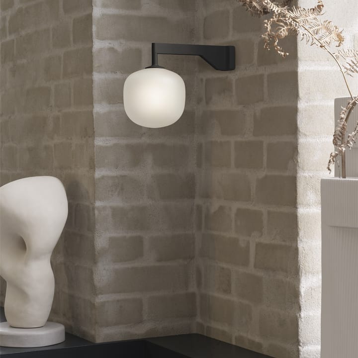 Lámpara de pared Rime, negro Muuto