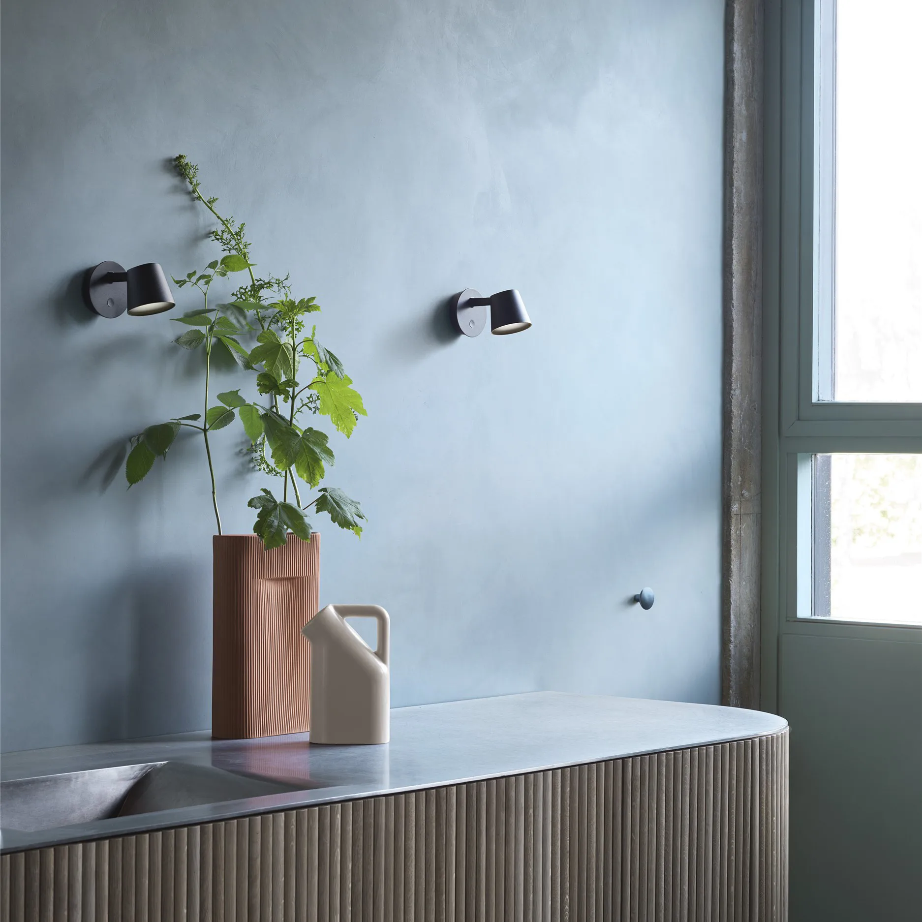 Lámpara de pared Tip, Black Muuto