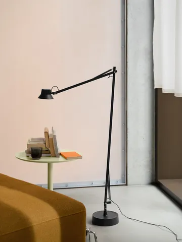 Lámpara de pie Dedicate  - Negro, 112 cm - Muuto