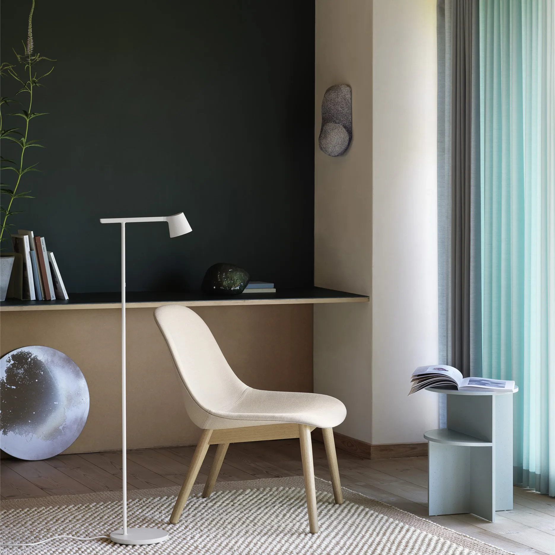 Lámpara de pie Tip, Grey Muuto