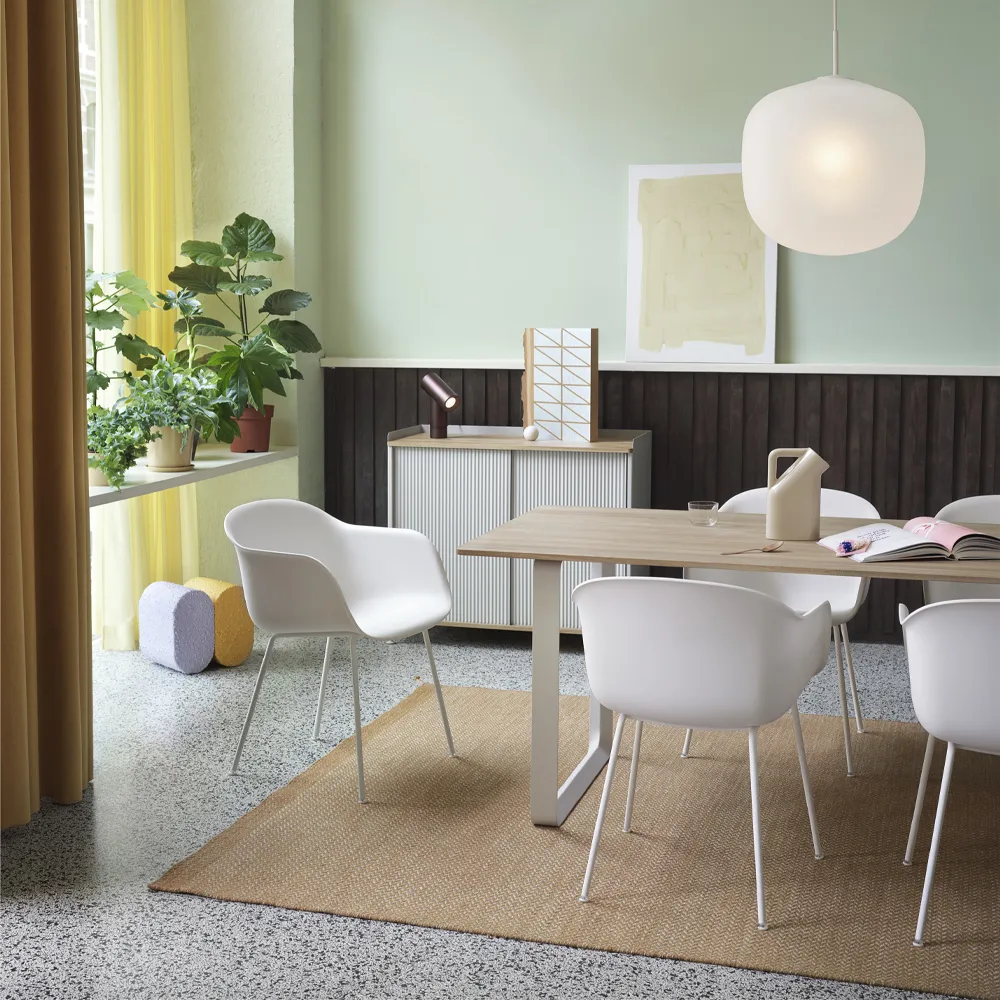 Mesa 70/70 225x90 cm, Solid humod oak-White Muuto